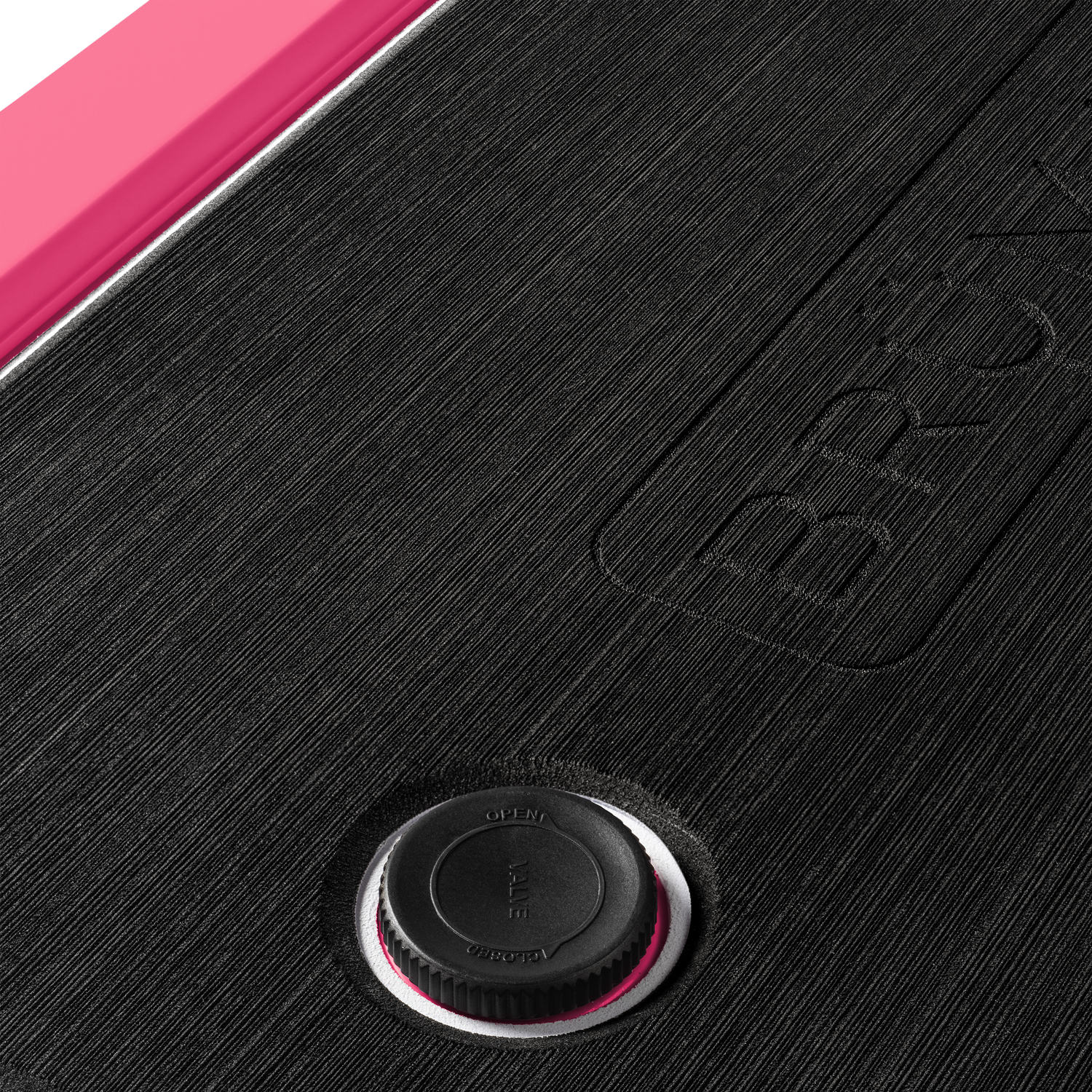 brutank-p6 brutank-55qt-neonpink-vent.png